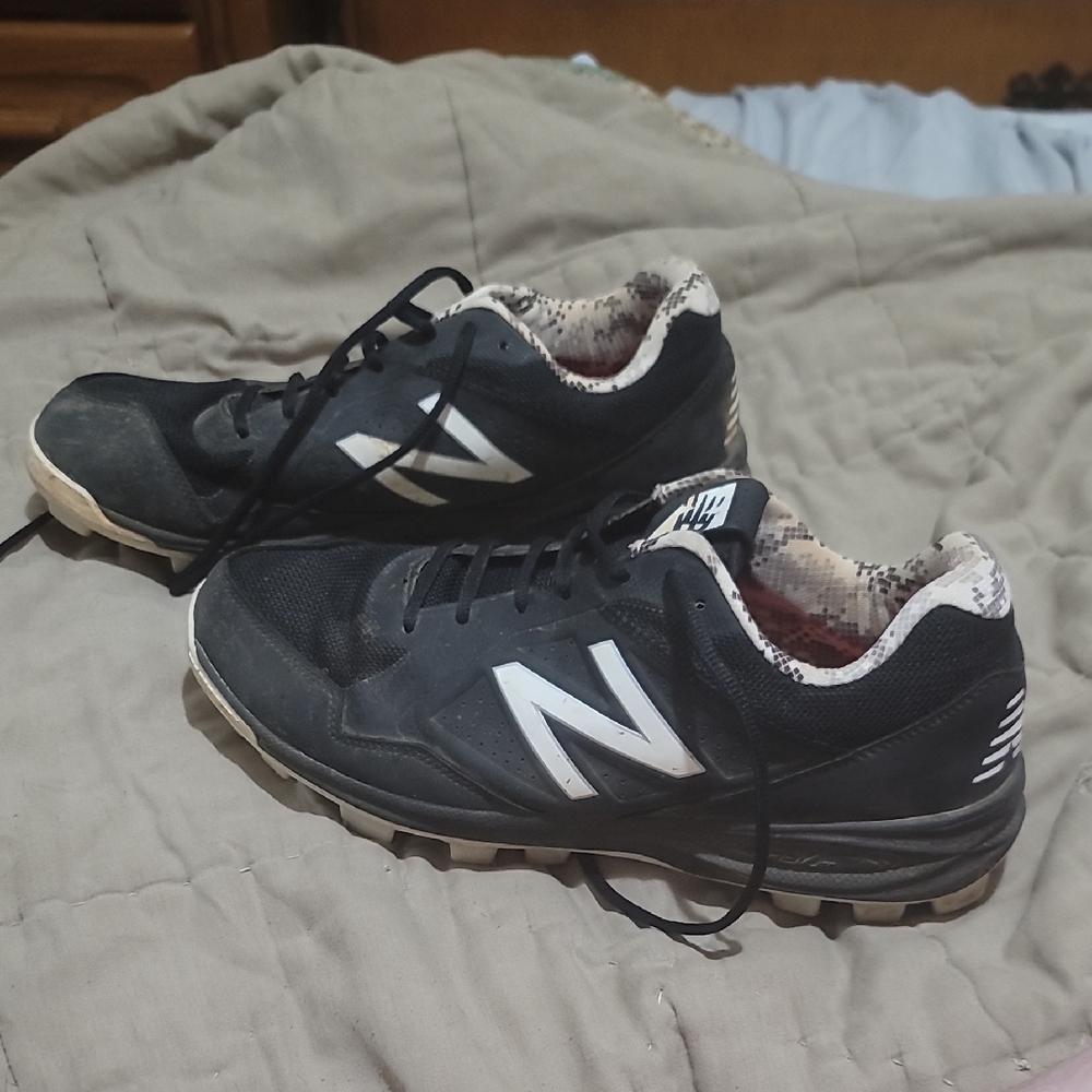 Men's New Balance Cleats - Picture 3 of 8